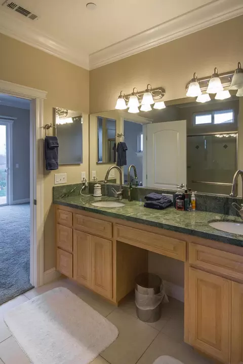 768 Rogue River Way, Redding, CA 96003 photo 11