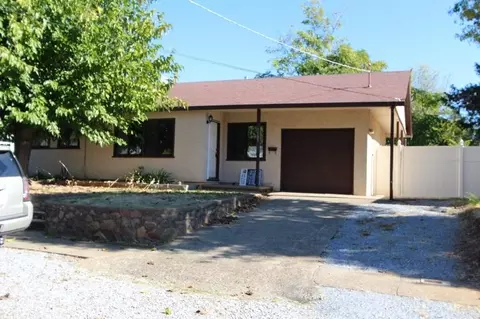 1105 A St, Redding, CA 96002 photo 1