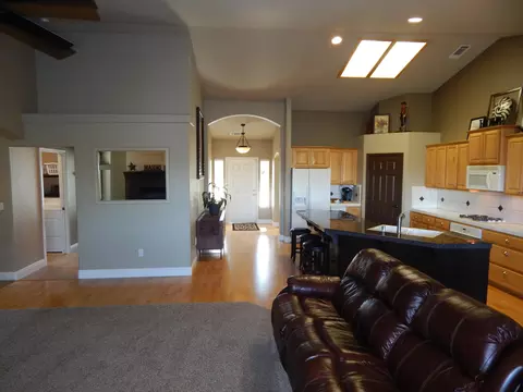 1060 Spring Ridge Dr, Redding, CA 96003 photo 17