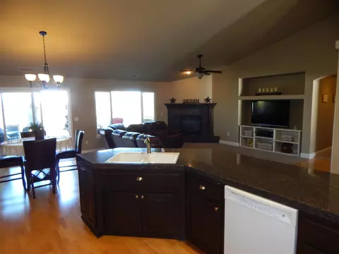 1060 Spring Ridge Dr, Redding, CA 96003 photo 10