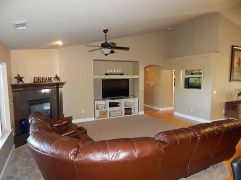 1060 Spring Ridge Dr, Redding, CA 96003 photo 12