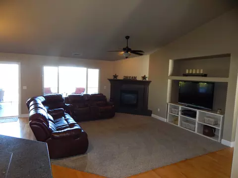 1060 Spring Ridge Dr, Redding, CA 96003 photo 6