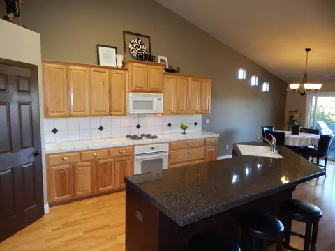1060 Spring Ridge Dr, Redding, CA 96003 photo 5