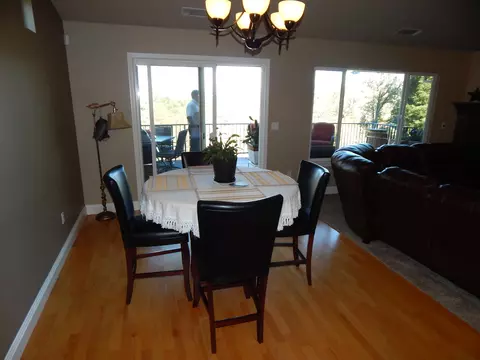 1060 Spring Ridge Dr, Redding, CA 96003 photo 11
