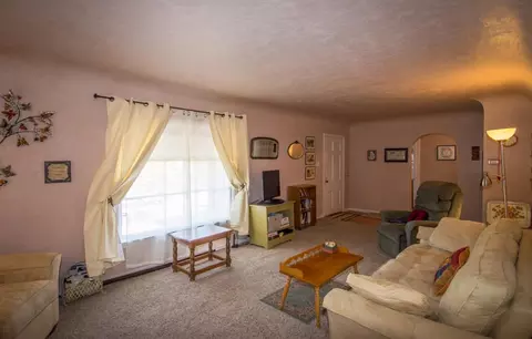 2563 Old Eureka Way, Redding, CA 96001 photo 2