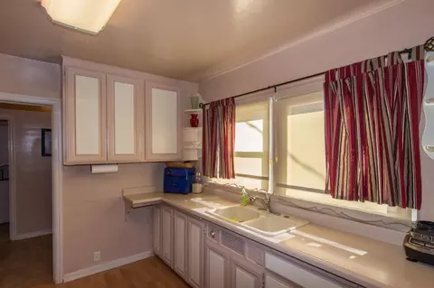 2563 Old Eureka Way, Redding, CA 96001 photo 9