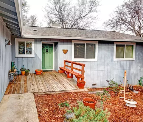 715 Cascade Ct, Redding, CA 96001 photo 4