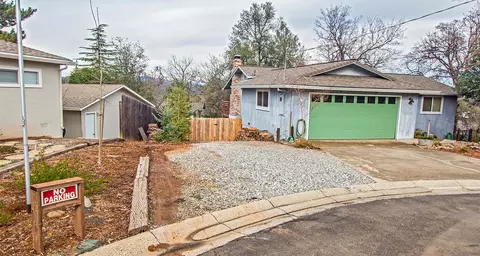 715 Cascade Ct, Redding, CA 96001 photo 2