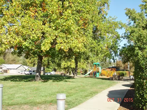 2882 Amethyst Way, Redding, CA 96003 photo 5