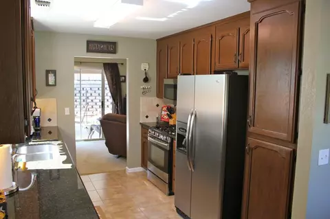 577 Alamine Dr, Redding, CA 96003 photo 3