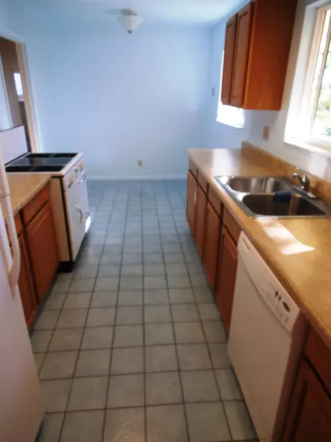 1315 Riviera Dr, Redding, CA 96001 photo 5