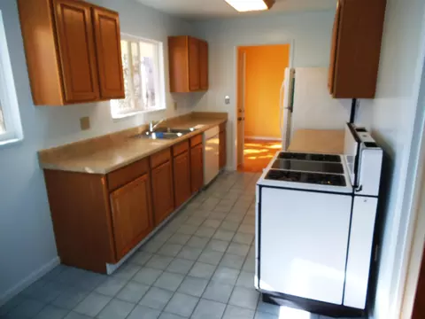 1315 Riviera Dr, Redding, CA 96001 photo 3