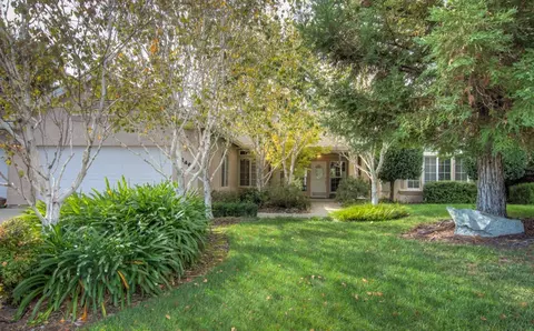 2460 Crescent Moon Ct, Redding, CA 96001 photo 2