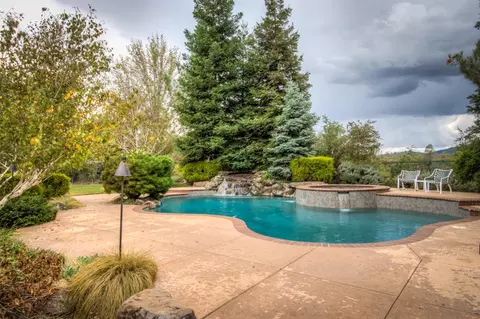 2460 Crescent Moon Ct, Redding, CA 96001 photo 23