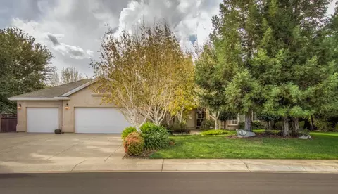2460 Crescent Moon Ct, Redding, CA 96001 photo 1