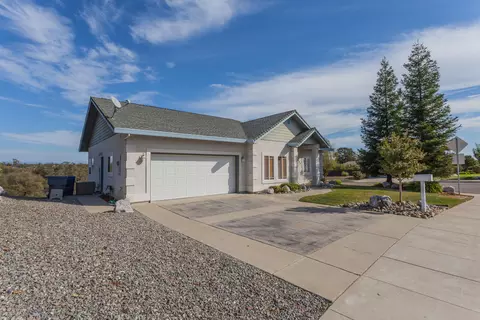 898 Collyer Dr, Redding, CA 96003 photo 2