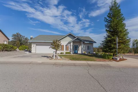 898 Collyer Dr, Redding, CA 96003 photo 1