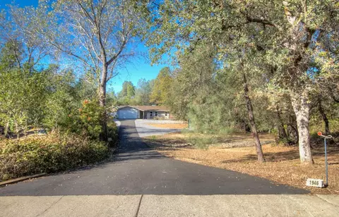 1946 Herbscenta Ln, Redding, CA 96003 photo 2