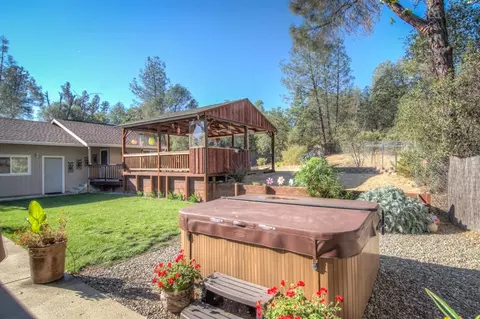 1946 Herbscenta Ln, Redding, CA 96003 photo 35