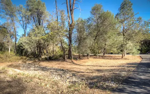 1946 Herbscenta Ln, Redding, CA 96003 photo 43
