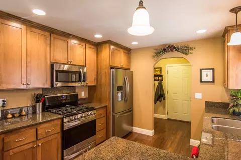 1946 Herbscenta Ln, Redding, CA 96003 photo 8