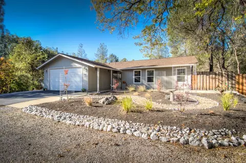 1946 Herbscenta Ln, Redding, CA 96003 photo 1