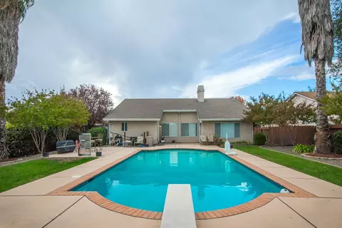 2599 Ishi Dr, Redding, CA 96002 photo 2