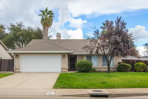 2599 Ishi Dr, Redding, CA 96002 photo 1
