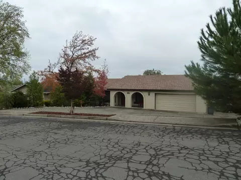 2287 Oak Ridge Dr, Redding, CA 96001 photo 2