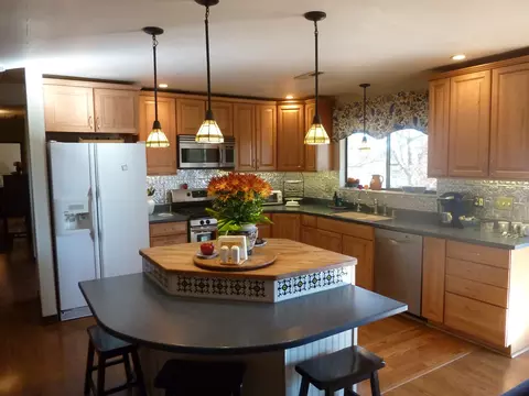 2287 Oak Ridge Dr, Redding, CA 96001 photo 4