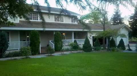 19635 Miwok Ct, Redding, CA 96002 photo 2