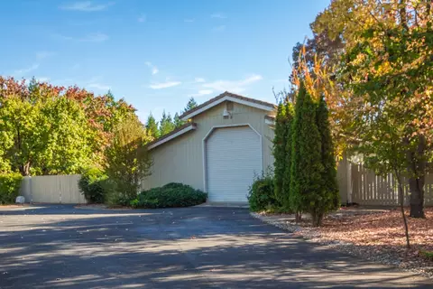 19635 Miwok Ct, Redding, CA 96002 photo 3