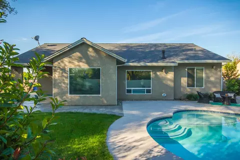 1061 Sunriver, Redding, CA 96001 photo 5