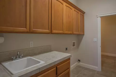 1061 Sunriver, Redding, CA 96001 photo 19