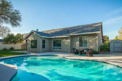 1061 Sunriver, Redding, CA 96001 photo 3