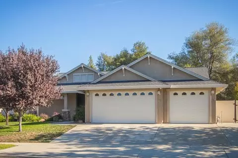 1061 Sunriver, Redding, CA 96001 photo 1