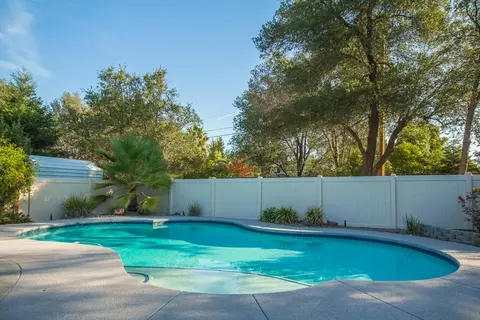 1061 Sunriver, Redding, CA 96001 photo 4