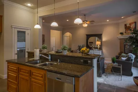 1061 Sunriver, Redding, CA 96001 photo 9