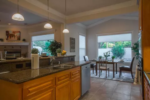 1061 Sunriver, Redding, CA 96001 photo 10