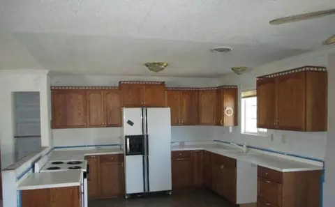 22048 Weed Ct, Red Bluff, CA 96080 photo 2