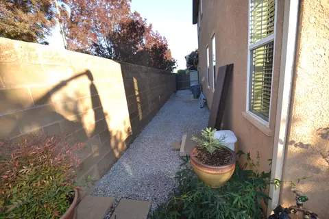 2039 Vienna, Redding, CA 96003 photo 14