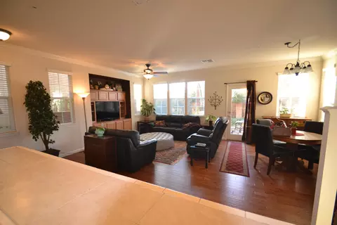 2039 Vienna, Redding, CA 96003 photo 19