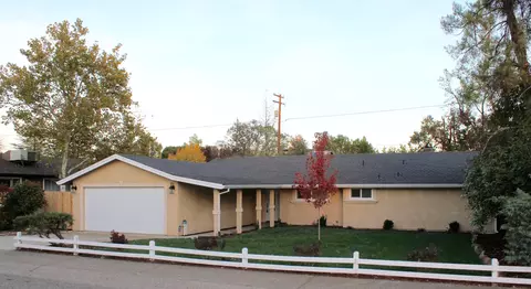1645 Wisconsin Ave, Redding, CA 96001 photo 2