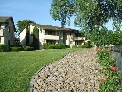 320 Hilltop Dr, Redding, CA 96003 photo 2