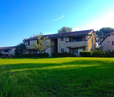 320 Hilltop Dr, Redding, CA 96003 photo 1