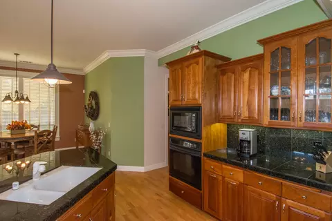 4592 Blue Creek Dr, Redding, CA 96002 photo 13
