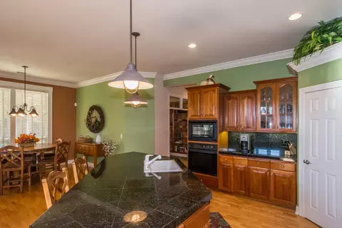 4592 Blue Creek Dr, Redding, CA 96002 photo 15