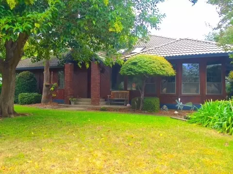8914 Whispering Oaks Rd, Redding, CA 96002 photo 2