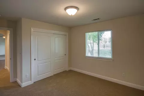 3581 Sacramento Dr, Redding, CA 96001 photo 10