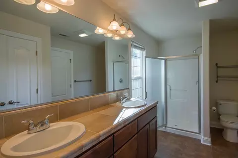 3581 Sacramento Dr, Redding, CA 96001 photo 6